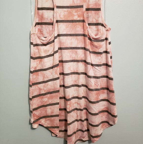 Tank Tops - Picture 4 of 4